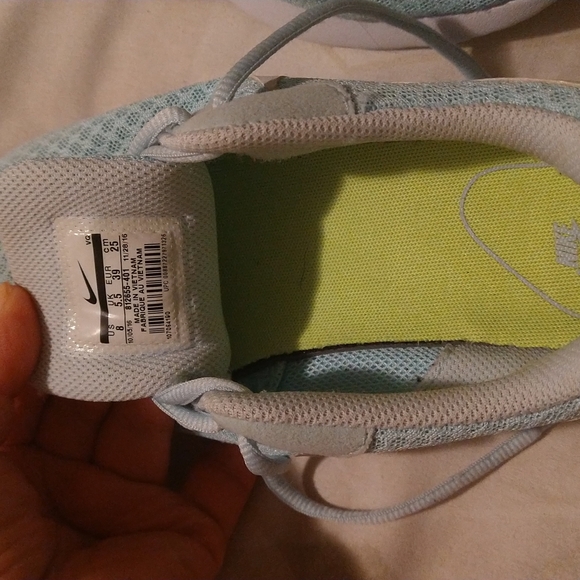 Shoes - Picture 2 of 3